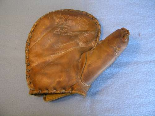 Wilson Victoria DeLuxo 124 Front Doug